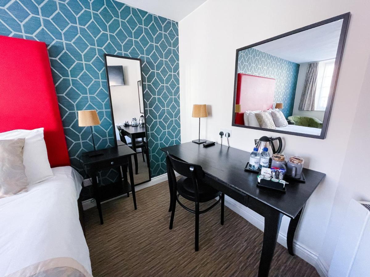 The Star And Garter Hotel Andover Bagian luar foto