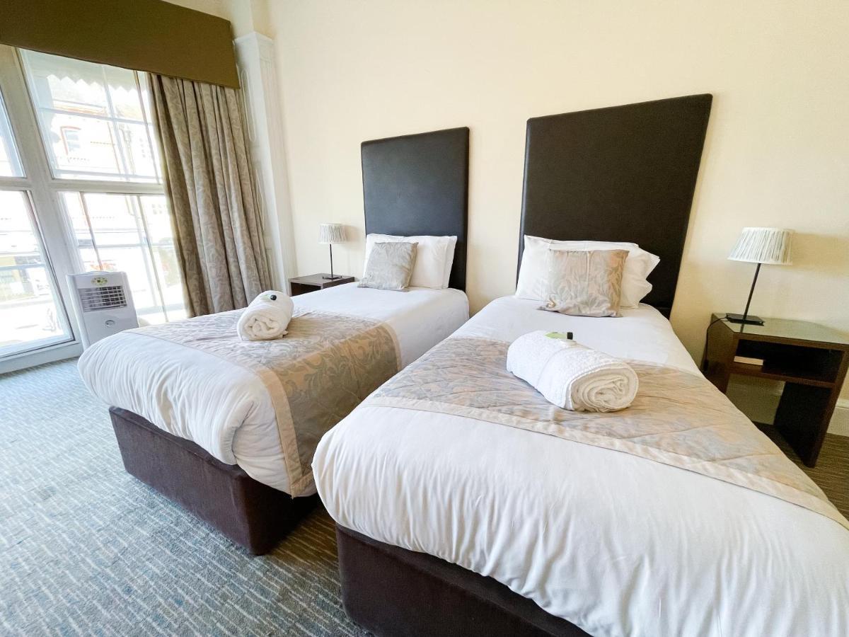The Star And Garter Hotel Andover Bagian luar foto