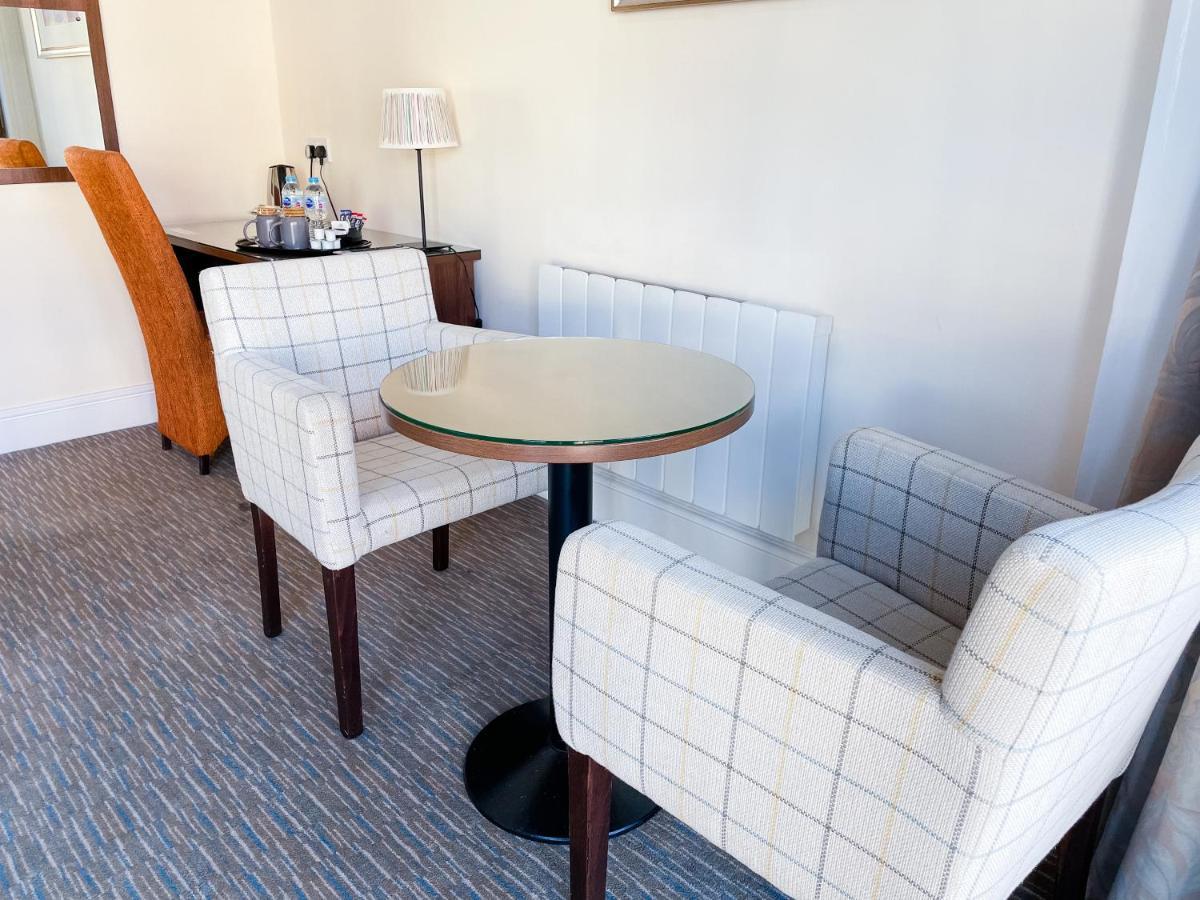 The Star And Garter Hotel Andover Bagian luar foto