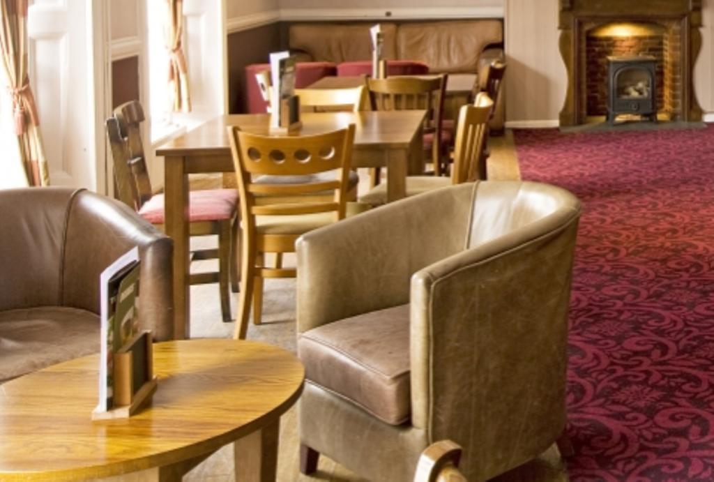 The Star And Garter Hotel Andover Bagian luar foto