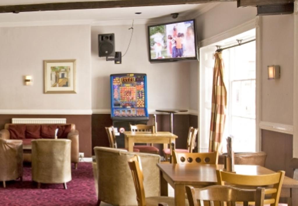 The Star And Garter Hotel Andover Bagian luar foto
